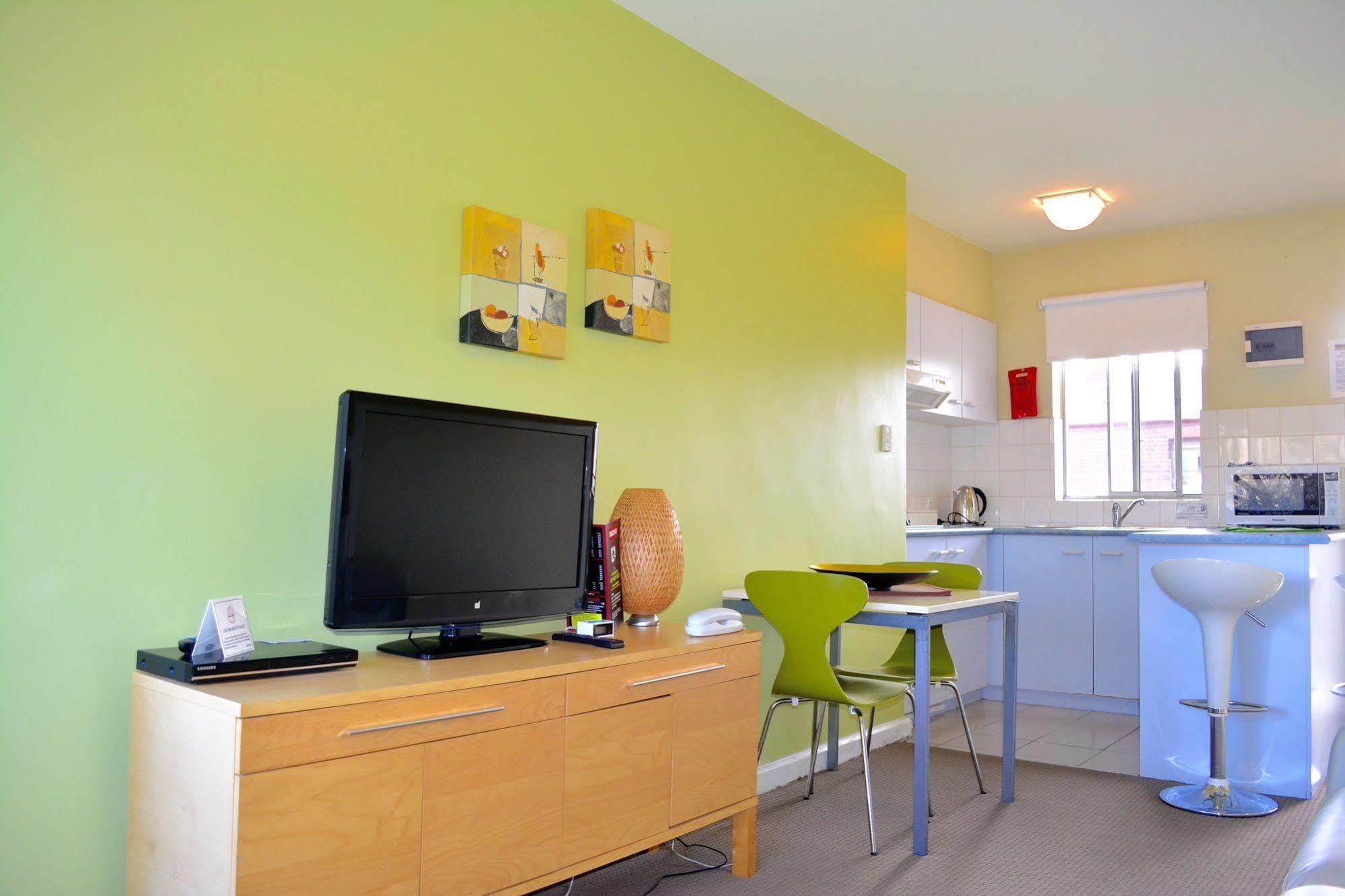 Birches Serviced Apartments Melbourne City Exterior foto