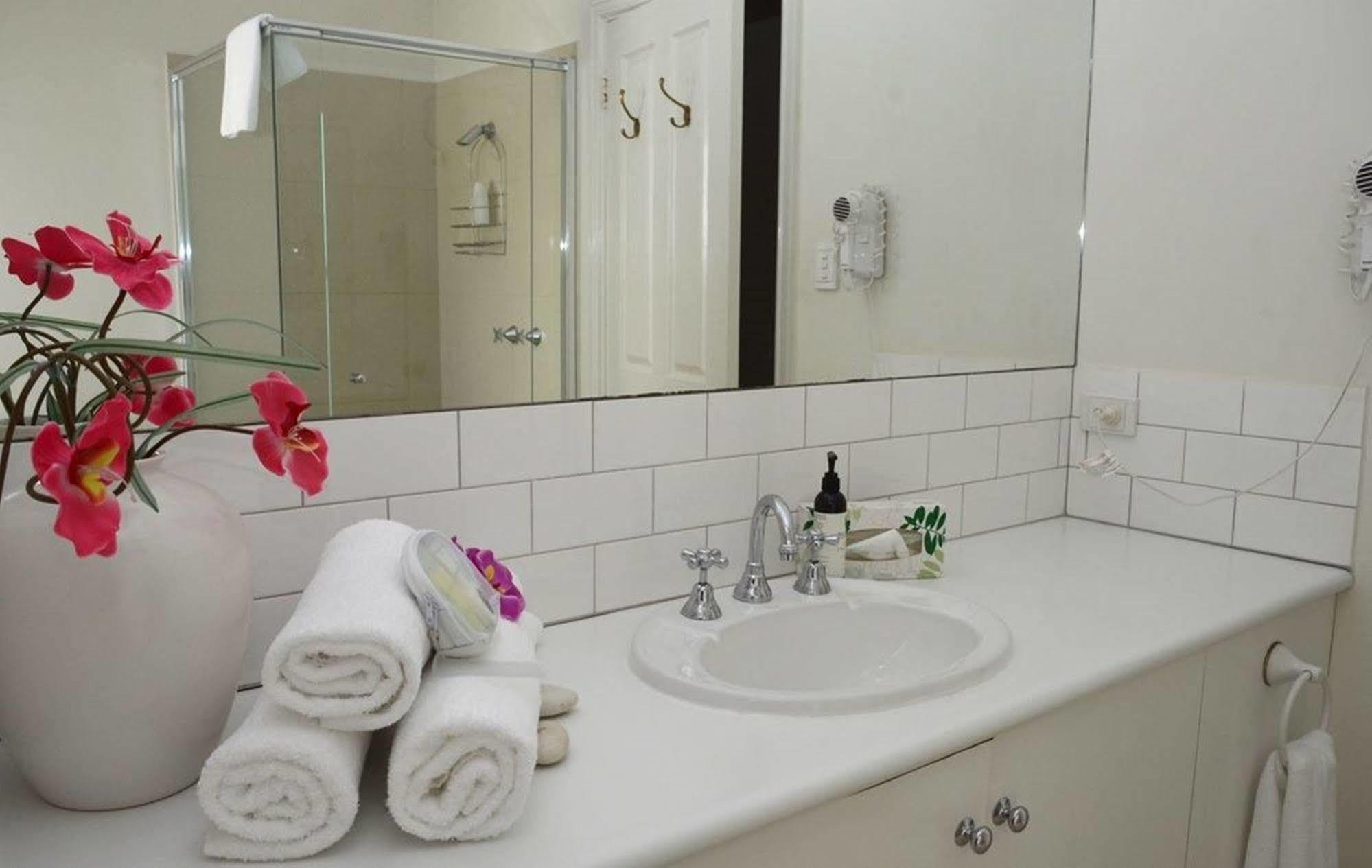 Birches Serviced Apartments Melbourne City Exterior foto