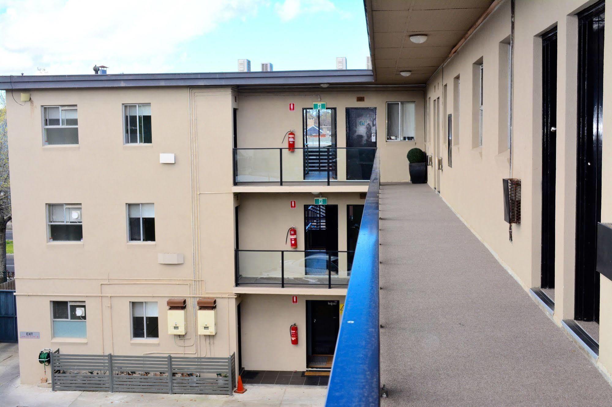 Birches Serviced Apartments Melbourne City Exterior foto